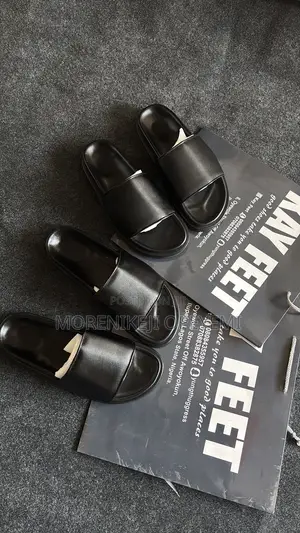 Slide Black