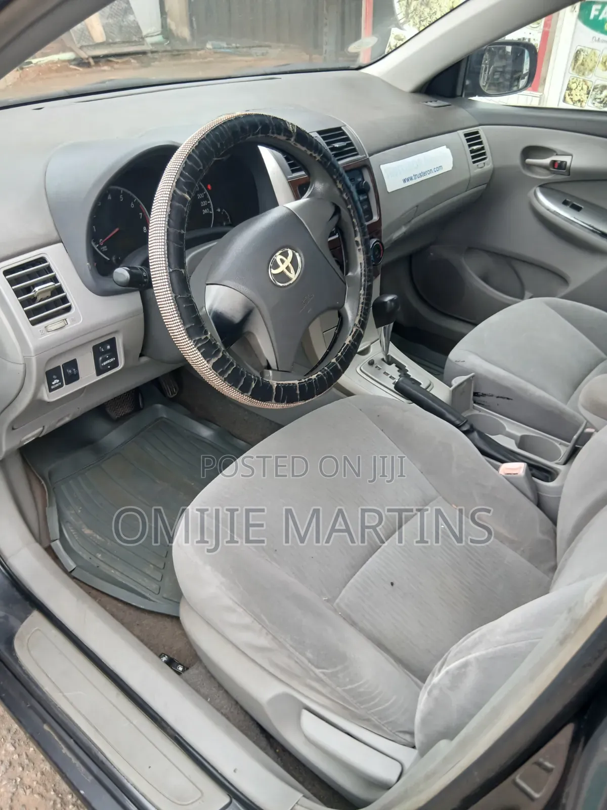 Toyota Corolla 2010 Gray