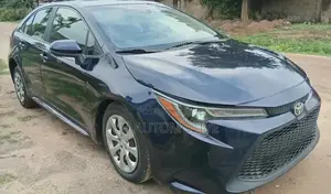 Toyota Corolla LE 2021 Blue