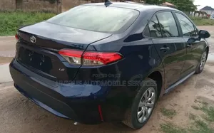Toyota Corolla LE 2020 Blue