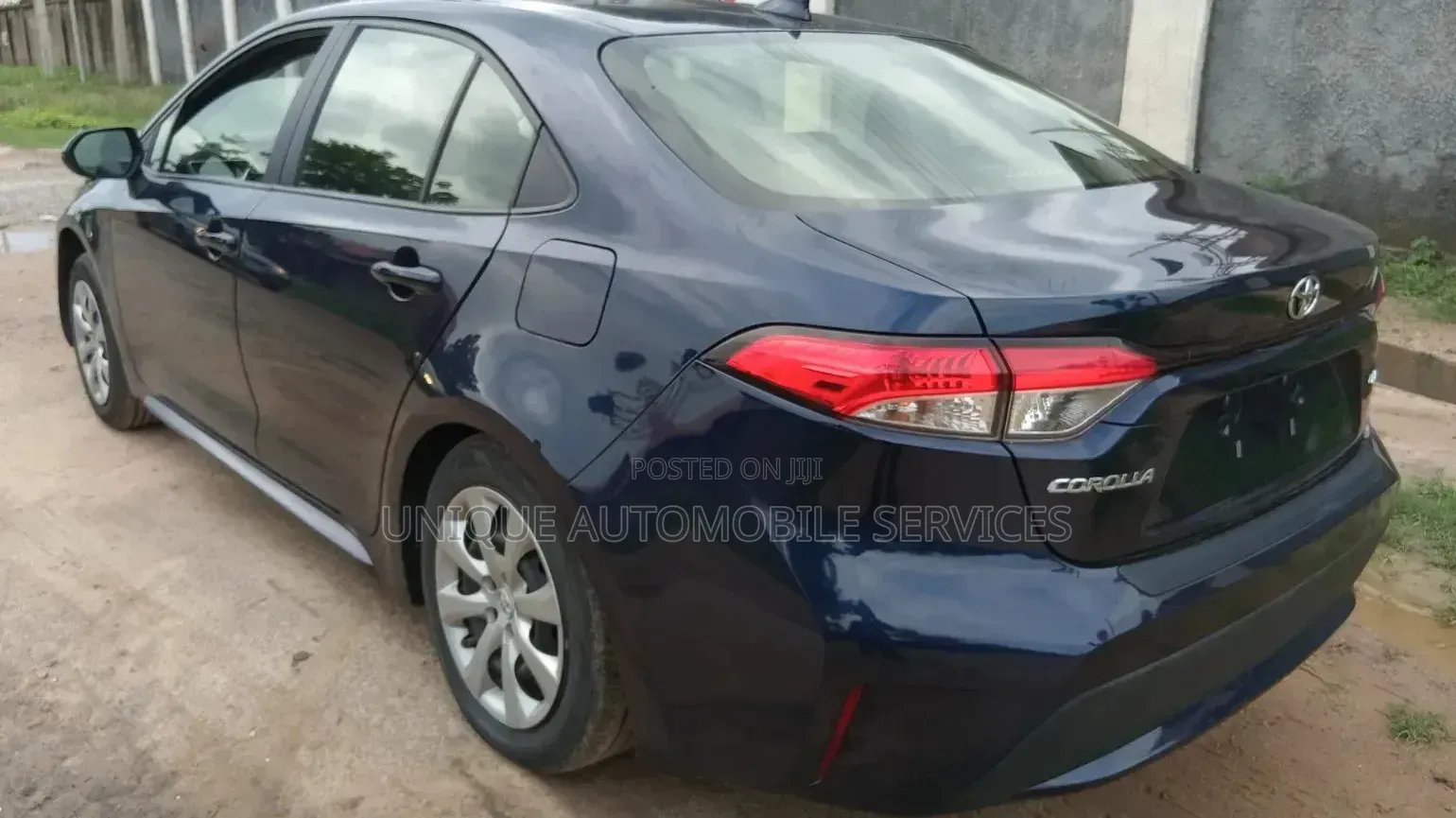 Toyota Corolla LE 2020 Blue