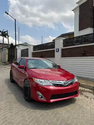 Toyota Camry XLE V6 4dr Sedan (3.5L 6cyl 6A) 2012 Red