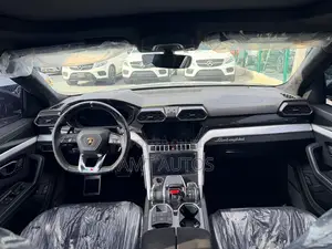 Lamborghini Urus Pearl Capsule 2021 Black