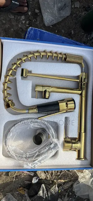 England Kitchen Faucet (Gold)