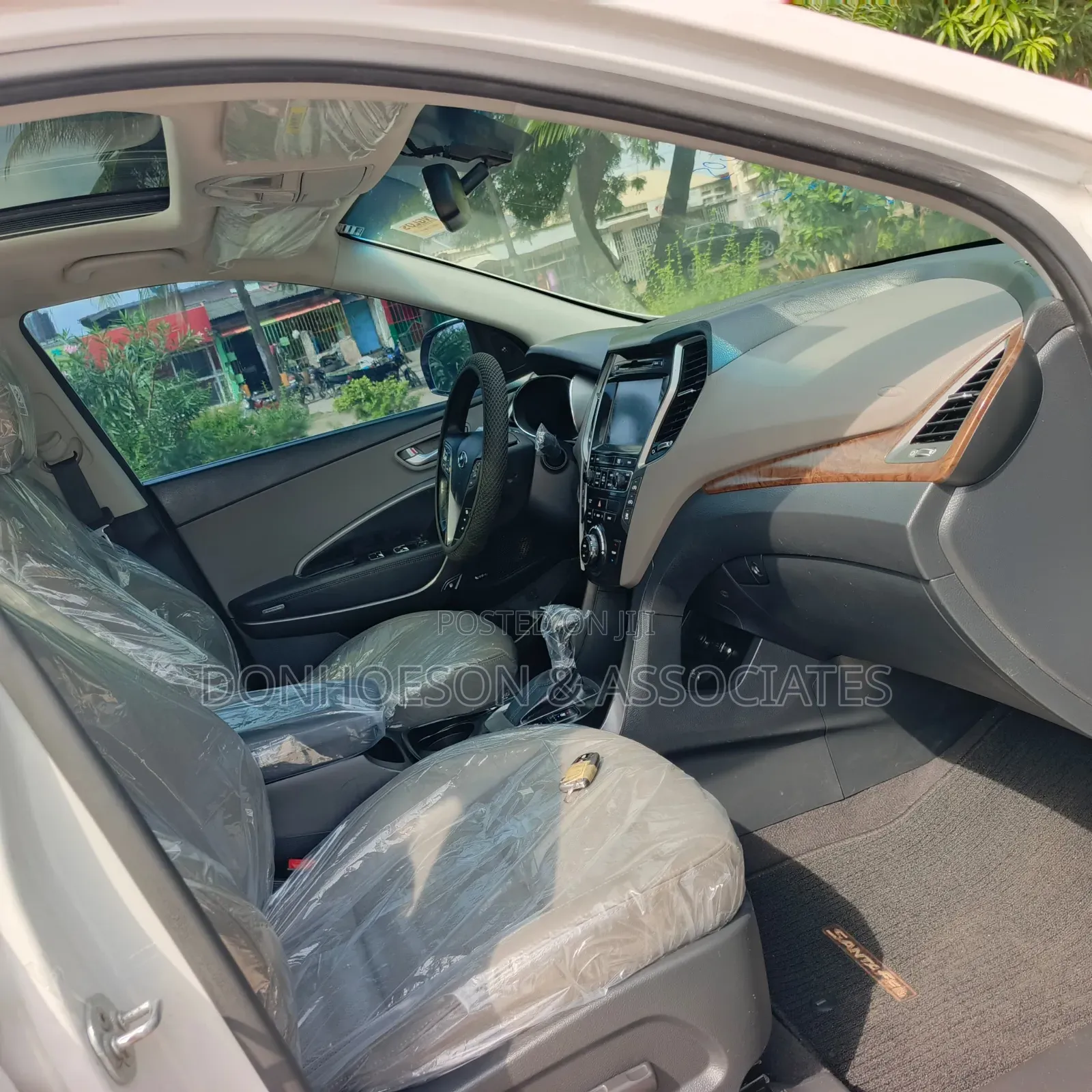 Hyundai Santa Fe 2017 White