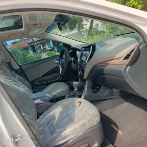 Hyundai Santa Fe 2017 White