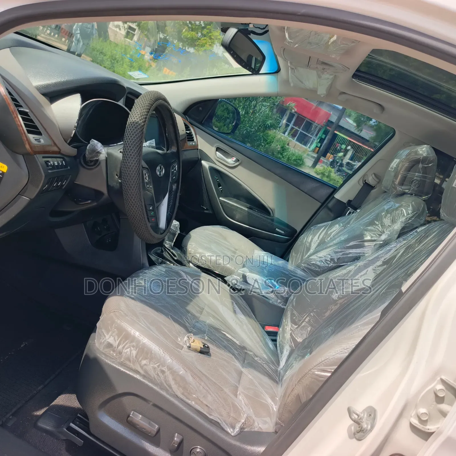 Hyundai Santa Fe 2017 White