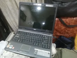 Laptop Acer Extensa 4420 2GB HDD 140GB
