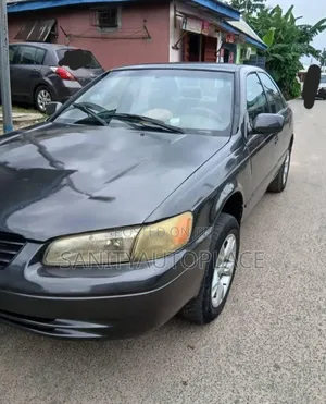 Toyota Camry 2000 Gray