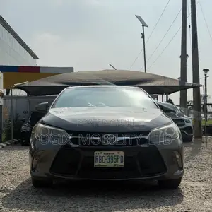 Toyota Camry SE 4dr Sedan (2.5L 4cyl 6A) 2016 Gray