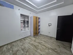 5bdrm Duplex in Agungi for rent