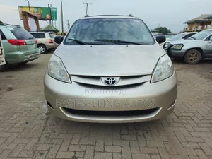Toyota Sienna 2008 Gold