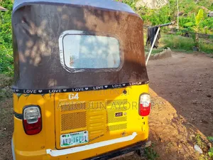 TVS King Cargo 2024 Yellow