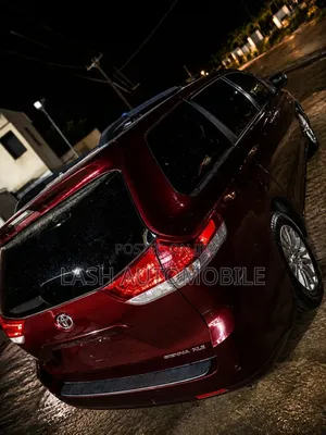 Toyota Sienna 2014 Burgundy