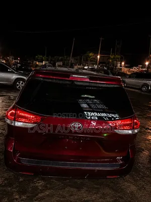 Toyota Sienna 2014 Burgundy