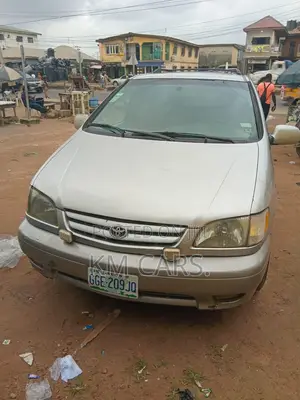 Toyota Sienna 2002 Gray