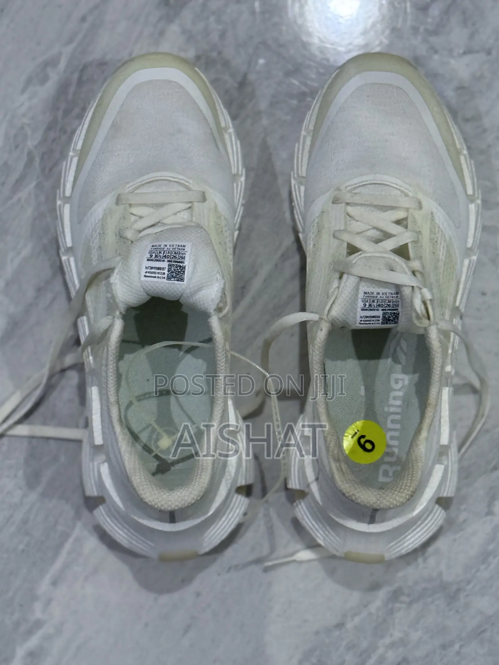 Shoe (Sneakers)