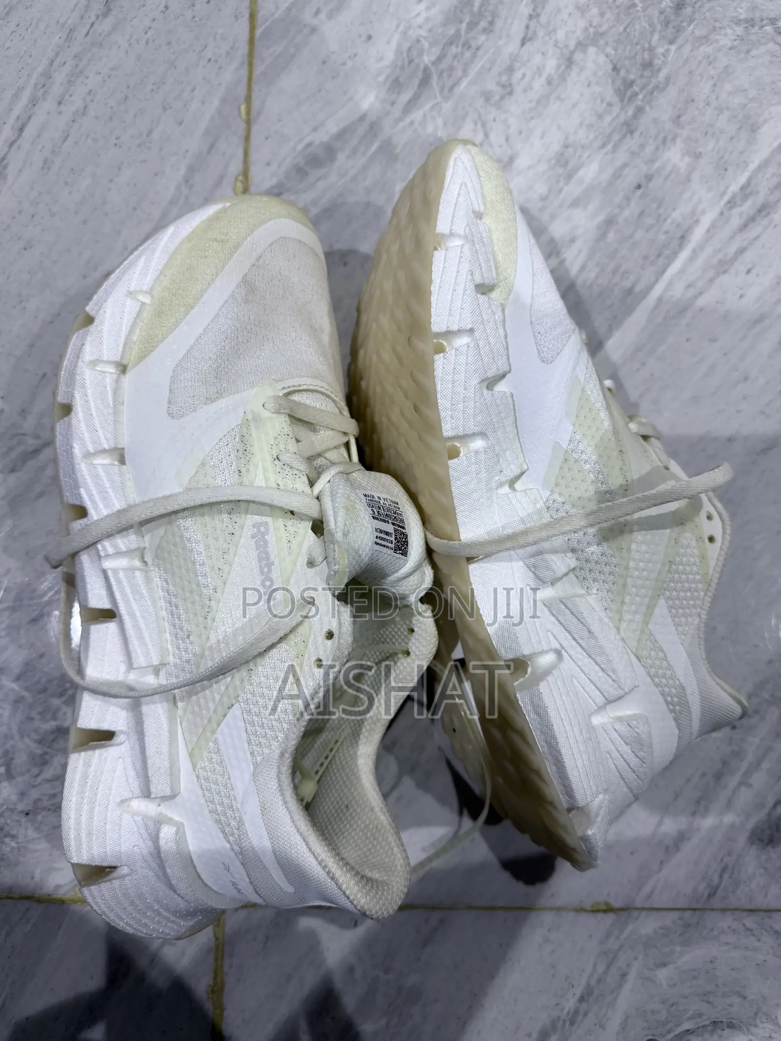 Shoe (Sneakers)