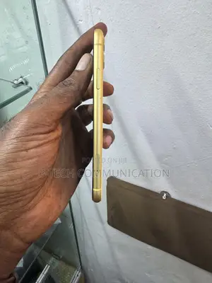 Apple iPhone 11 64 GB Yellow