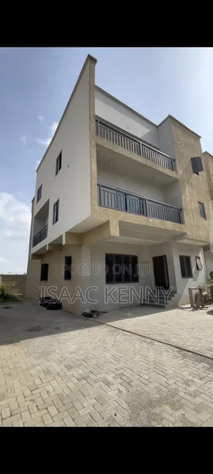 4bdrm Duplex in Minin Estate, Life Camp for sale