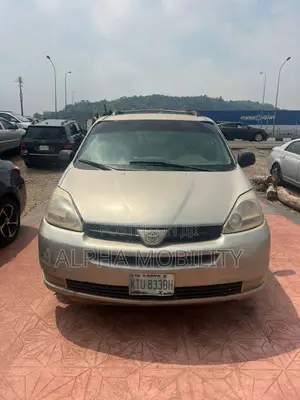 Toyota Sienna LE FWD (3.3L V6 5A) 2004 Silver