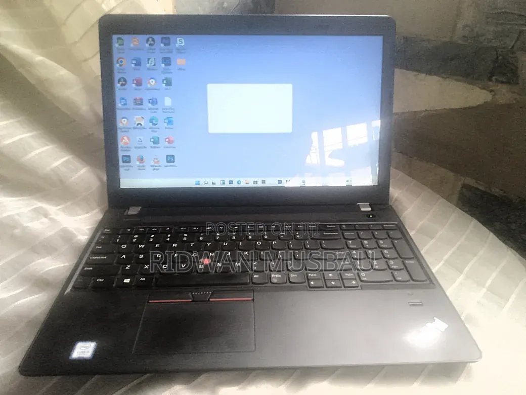 Laptop 8GB Intel Core i5 HDD+SSD 500GB