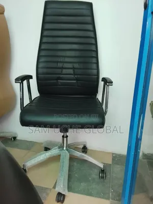 Executive O Kidney Chair