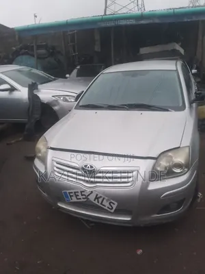 Toyota Avensis 2010 Silver