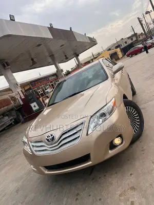 Toyota Camry 2008 Gold