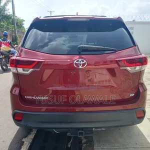 Toyota Highlander 2019 Burgundy