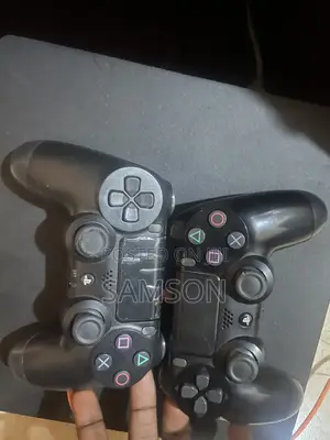 Fairly Used Ps4 Slim With 10 Games