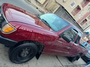 Toyota Tacoma Base 4x2 Regular Cab 103.3 in. WB 1999 Red