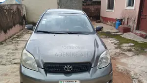 Toyota Matrix Hatchback AWD (1.8L 4cyl 4A) 2005 Gray