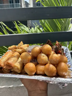 Entrepreneur Luxury Cakes, Pastries Dessert Boxes