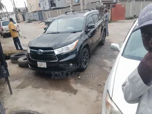 Toyota Highlander XLE V6 4x2 (3.5L 6cyl 6A) 2016 Black