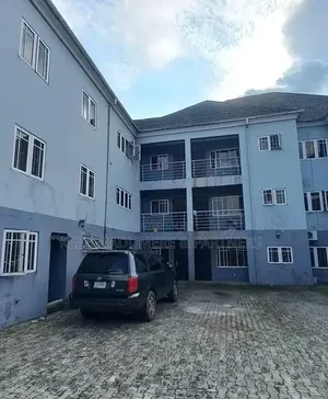8bdrm Block of Flats in Rumuomasi Port for sale