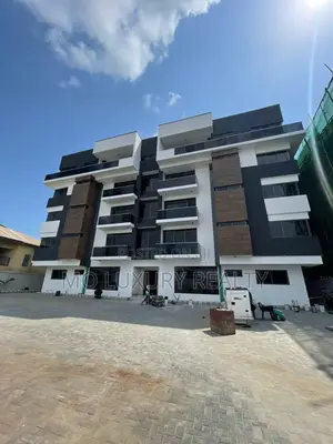 3bdrm Apartment in Lekki Phase 1 for rent