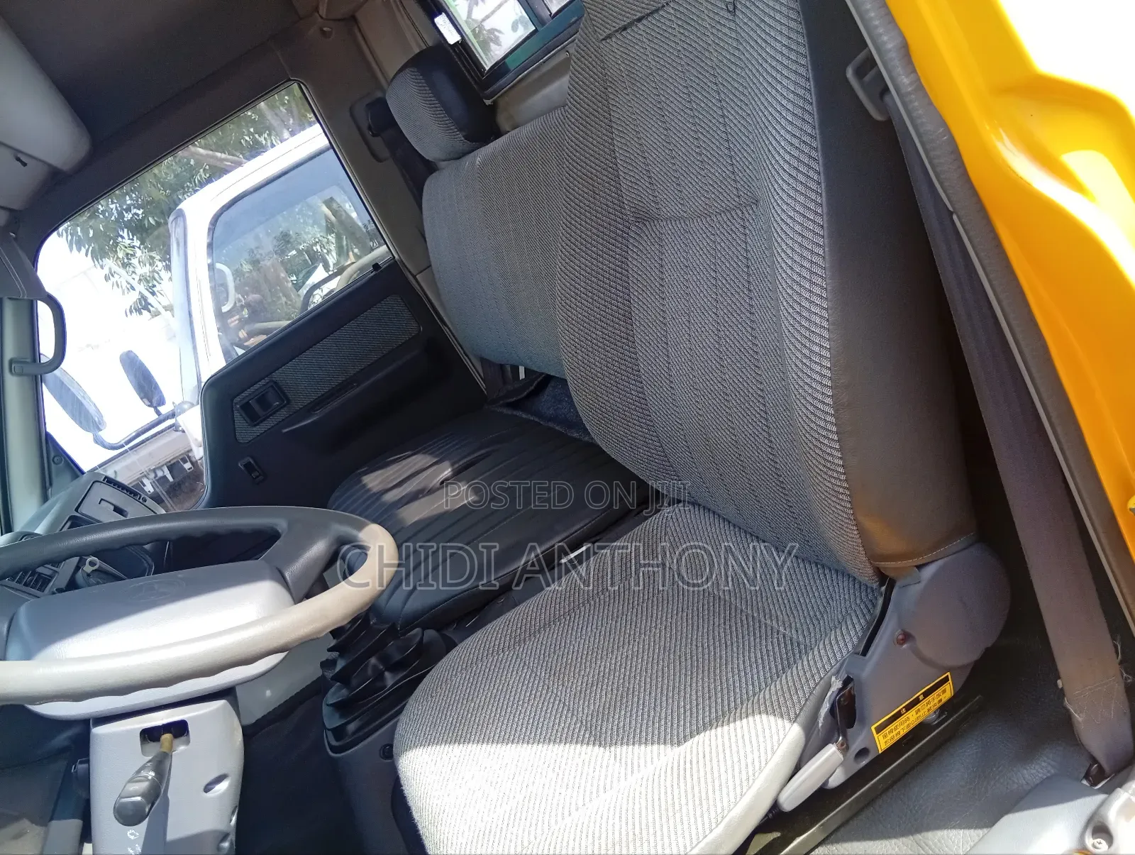 Toyota Alphard 2004 Yellow