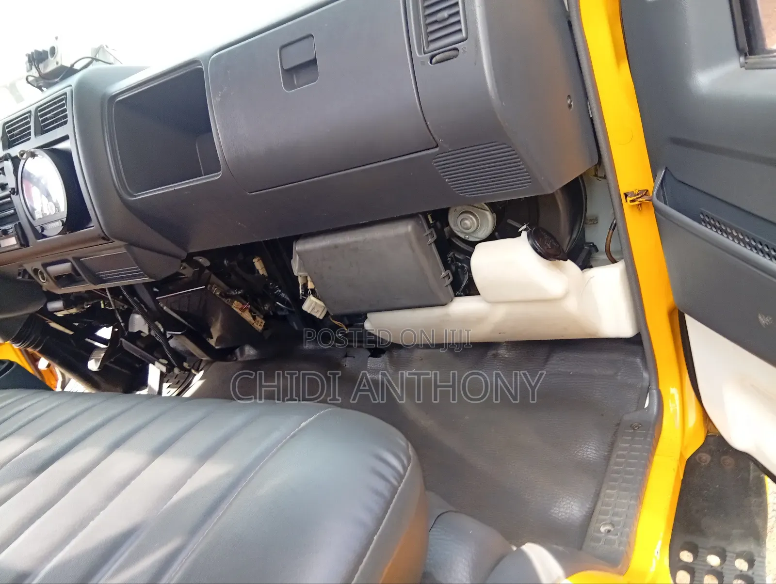 Toyota Alphard 2004 Yellow