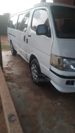 Toyota HiAce 2015 White