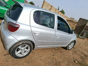 Toyota Yaris 2004 Silver