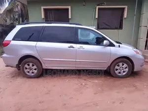 Toyota Sienna LE 2008 Silver
