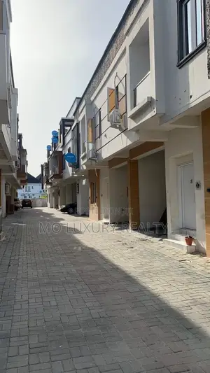 4bdrm Townhouse / Terrace in Lekki County, Ikota for rent