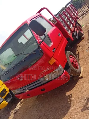 Toyota Quantum 2004 Red