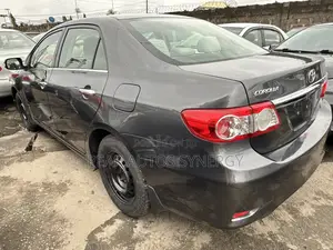 Toyota Corolla LE Special Edition 4dr Sedan (1.8L 4cyl 4A) 2013 Gray