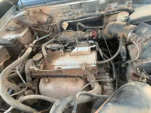 Mitsubishi Carisma 2003 Gold