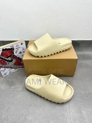 Yeezy Slide Bone