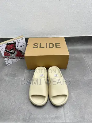 Yeezy Slide Bone