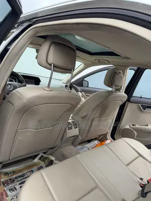 Mercedes-Benz C300 2012 Black