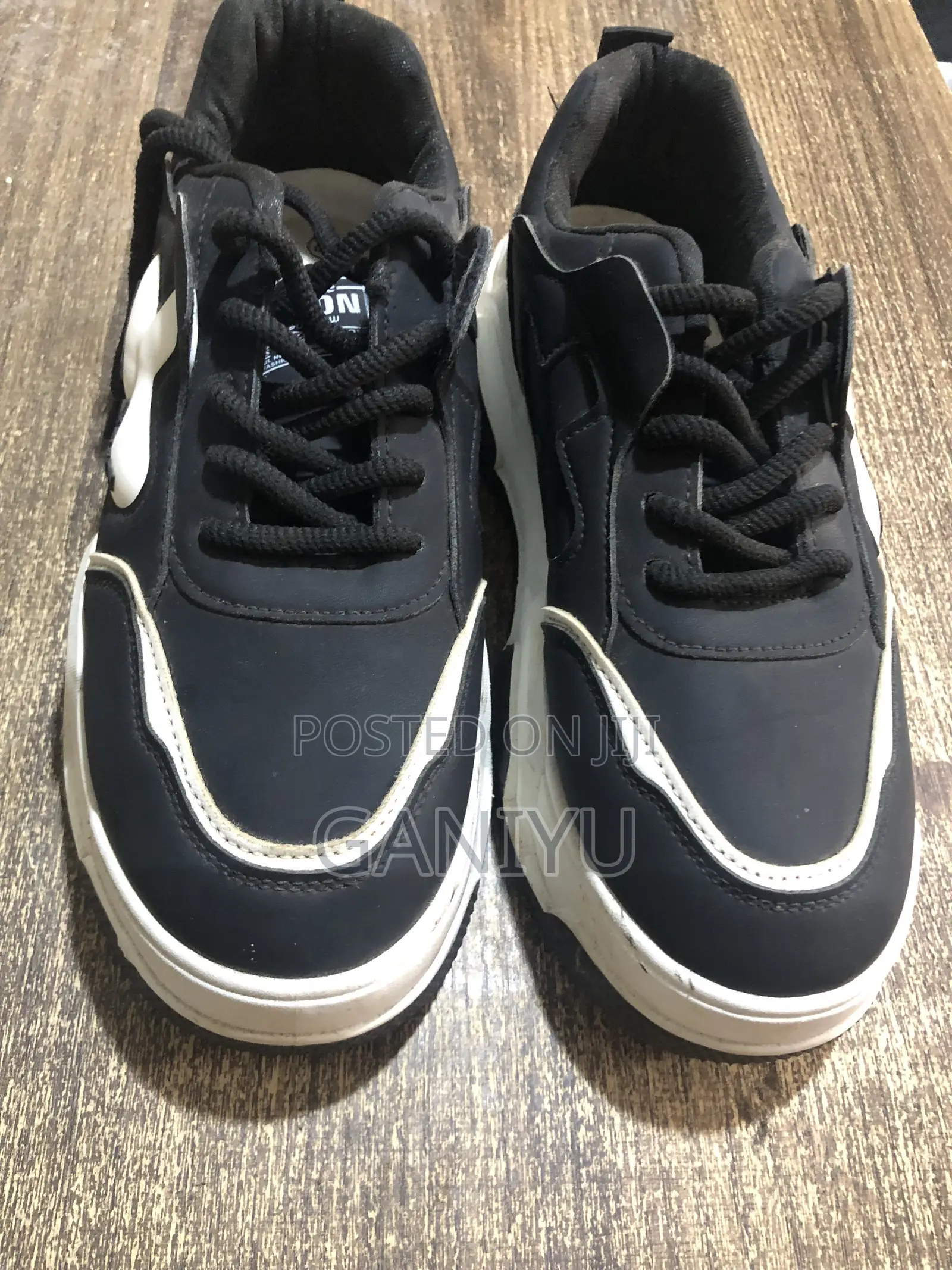 Sneakers Shoe